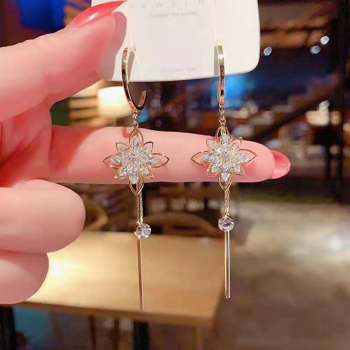 Brilliant Flower Fringe Earrings - Image 8